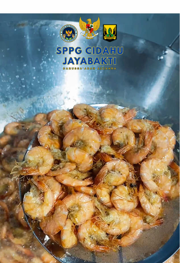 Yess! Menu hari iniiii kita pakai udang saus teriyaki yaa🦐😍🫵🏻✨😝 #sppg #makanbergizigratis #fyp #mbg #trending @badangizinasional.ri 