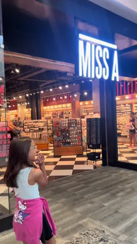 We got to check out the Miss A store and my daughter found so many goodies! Everything is mostly $1 and some stuff is $1.88! If you have one nearby you definitely need to check out this store! #shopping #shop #missa #shopwithme #greatdeals 
