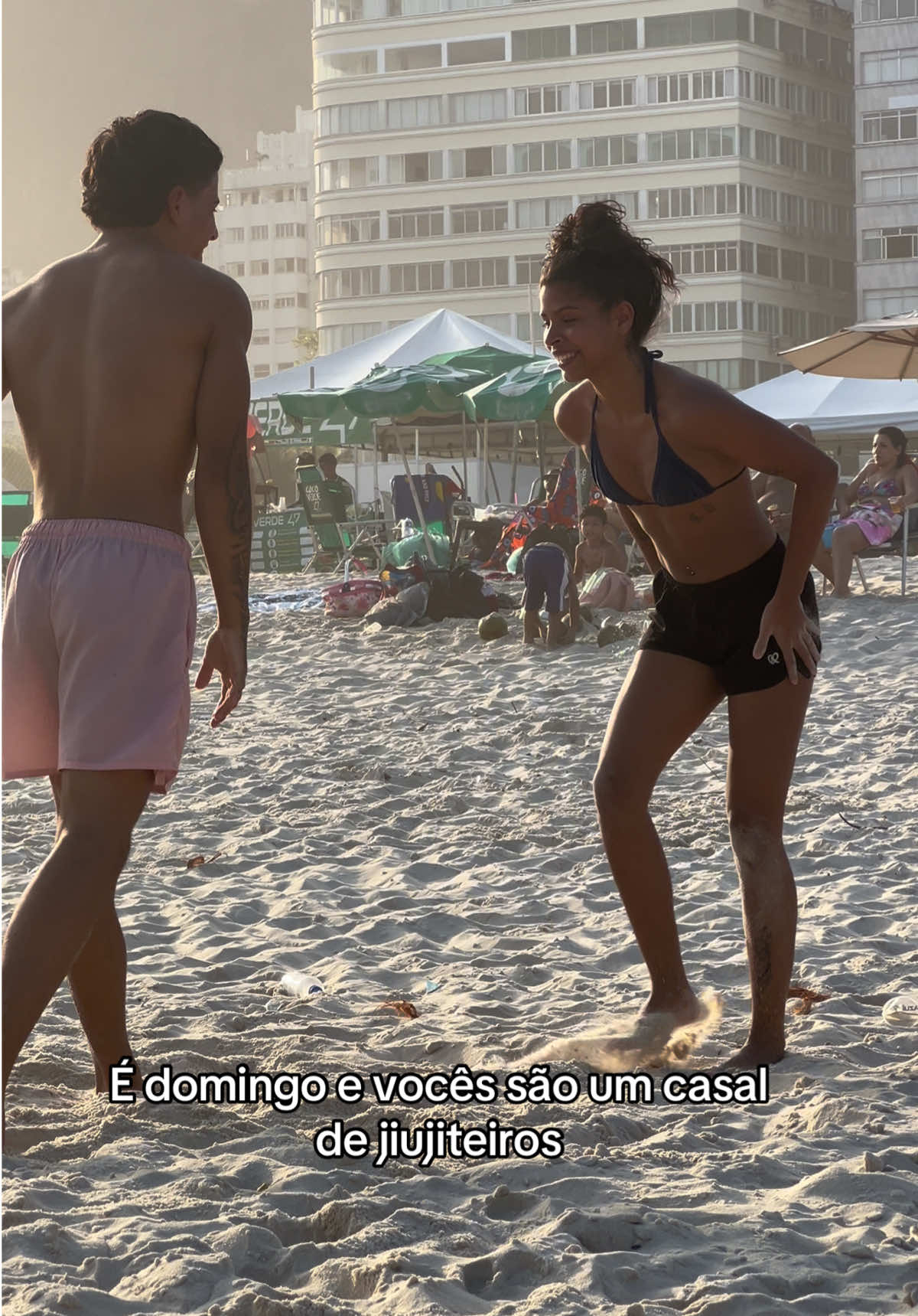 Aproveitando a praia da melhor forma ❤️😂#jiujitsu #copacabana #explorer #viraliza #casaljiujiteiro 