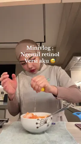 Jujur ini enak bangettttt.. Cocokk buat aku yg mau dapet energi cepet sebelum mulai aktivitas. Wortel nambah vitamin A buat mata, kulit, dan imun, laban kasih protein ringan dan probiotik, sementara madu bikin tenaga langsung nyampe. Buat aku yang punya lambung sensitif, ini masih aman karena porsinya ringan dan aku udah (makan sebelumnya). Tapi kalau langsung makan ini dari perut kosong, mungkin bakal agak perih atau kembung karena laban asam ditambah madu manis. #retinol #nyemilsehat 