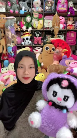 Boneka Kuromi ukuran 22 cm dan ukuran 40cm, yuk join live aku sekarangg #kuromi #bonekakuromi 