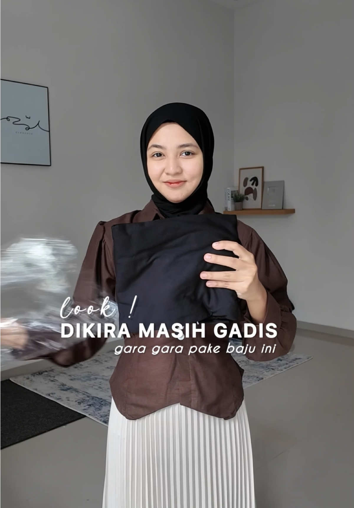 akhirnya punya juga tetta kaos polos casual 🥰 #kaospoloswanita #kaoswanitaoversize #kaoswanita #kaosviral #outfitkalcer 