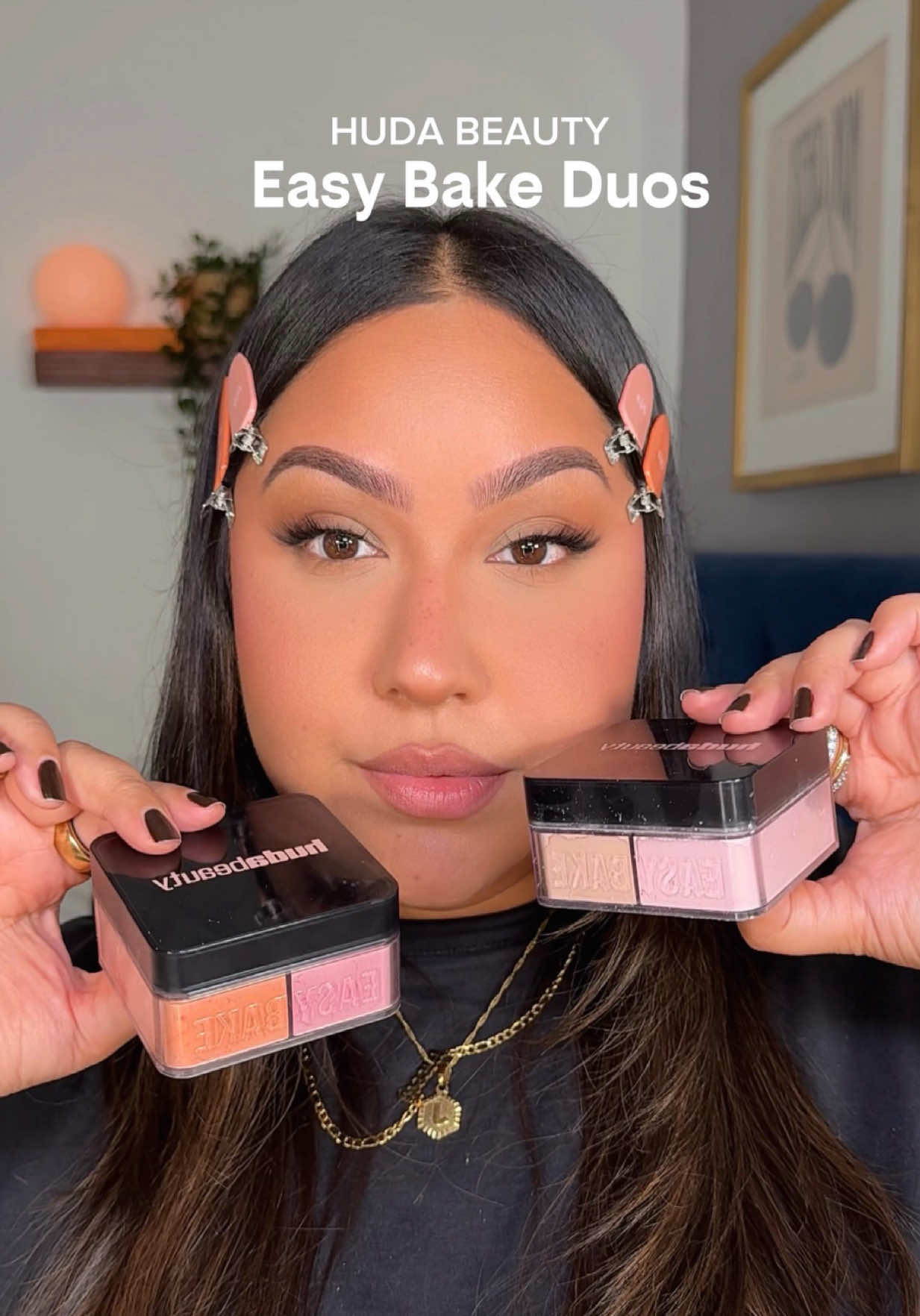 Oh cherry peach is definitely my new go to 🍒🍑 @Huda Beauty @Huda @hudabeautyshop cherry peach and pink pumpkin easy bake duos #hudabeauty #easybakeduo #newmakeup #makeupreview #settingpowder 