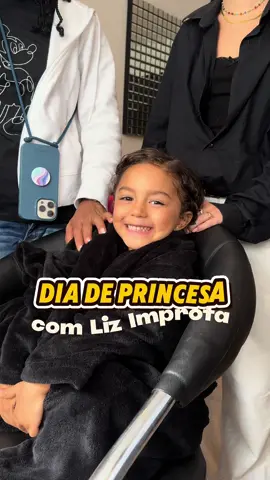 Ela se arrumando pra gravação da primeira campanha kakakaka toda linda! ❤️