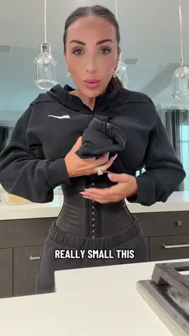 Honest waist trainer review. Does anyone have a favorite waist trainer? I need recommendations 😍🫶🏼 . . . . #waisttrainer #waist #ribcontouring #corset 