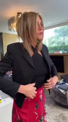 Hi❤️🌹 @jenniferanistonprivacy3 👋 Pure love coming your way — thanks for being an awesome fan! ❤️#jenniferaniston #lovlin #jenniferannistonhair #fyp #movie 