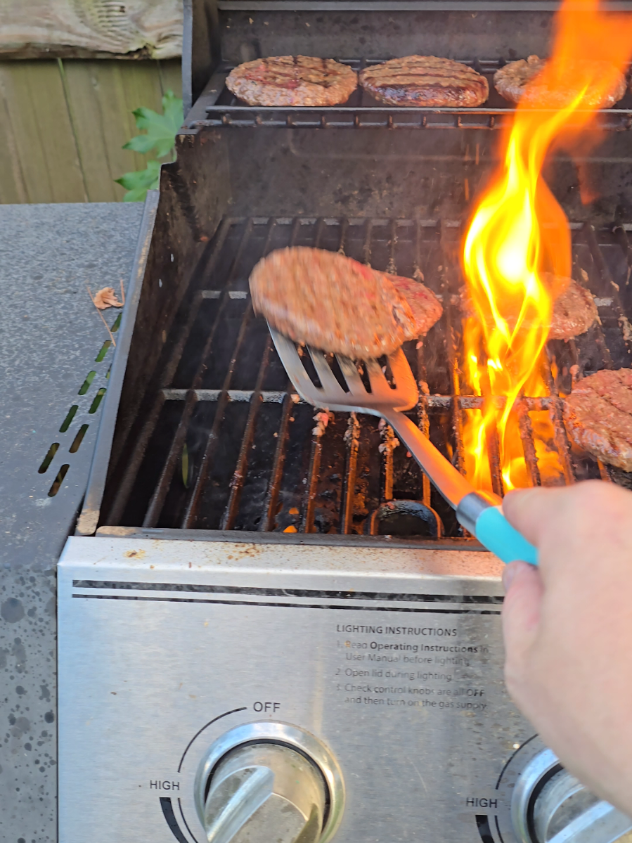 Had to take a break from garage and eat something 🤠🤠 #fyp #fypシ #burgers #grill 