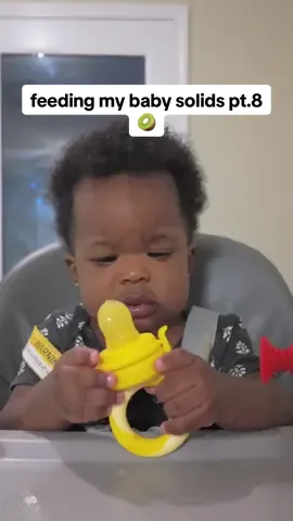 Does your baby like kiwi? 🤣🥝🍼 #MomsofTikTok #newborn #baby 