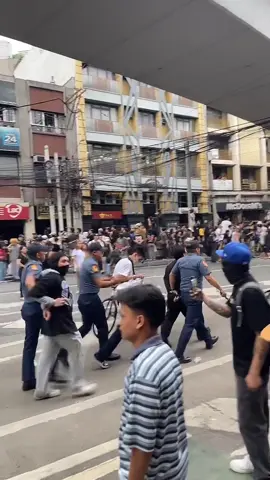 Sino dapat hulihin ang corrupt ba o taong bayan na pinaglalaban lang ang dapat para sa bansa#tiktoklive #livehighlights #rally #manila 