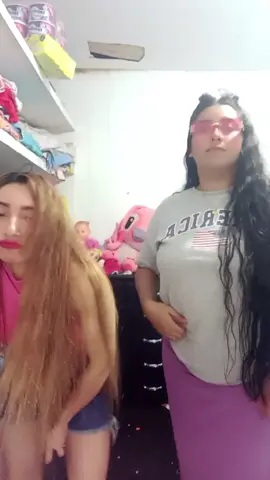 jjjjajjj mi amiga y yo 