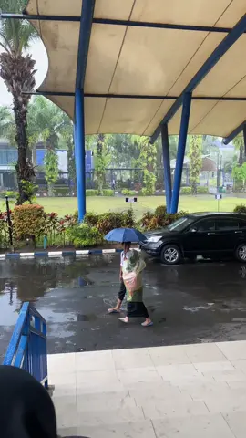 ☔️                                                    #fyp #polinema #after #rain
