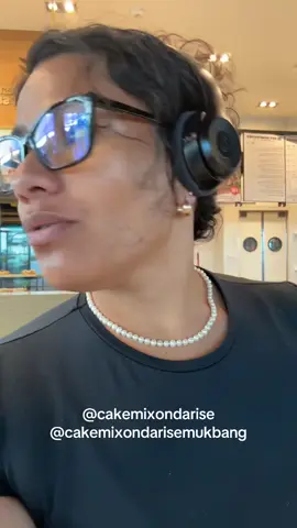Peipi, peipe solo!! 🤦🏽‍♀️🤷🏽‍♀️🤣 Follow @CakeMix OnDaRise for everything Mukbang 🙏🏾📈🖤🎂🧁 #cakemixondarisemukbang #worldwideglobalcakemix #cakemixondarise 