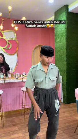 Jogetin aja yak pak🤣🤣🤣🤣 @kencana.indonesia    #komedi #viraltiktok #HassanSuLe 