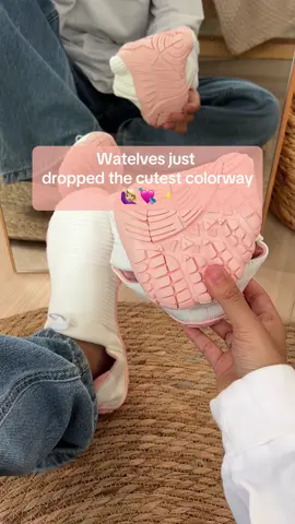 The world needs more pink!!💕🥹🥹#watelves #shoes #tiktokshoprestock #womenshoes #pinklife 