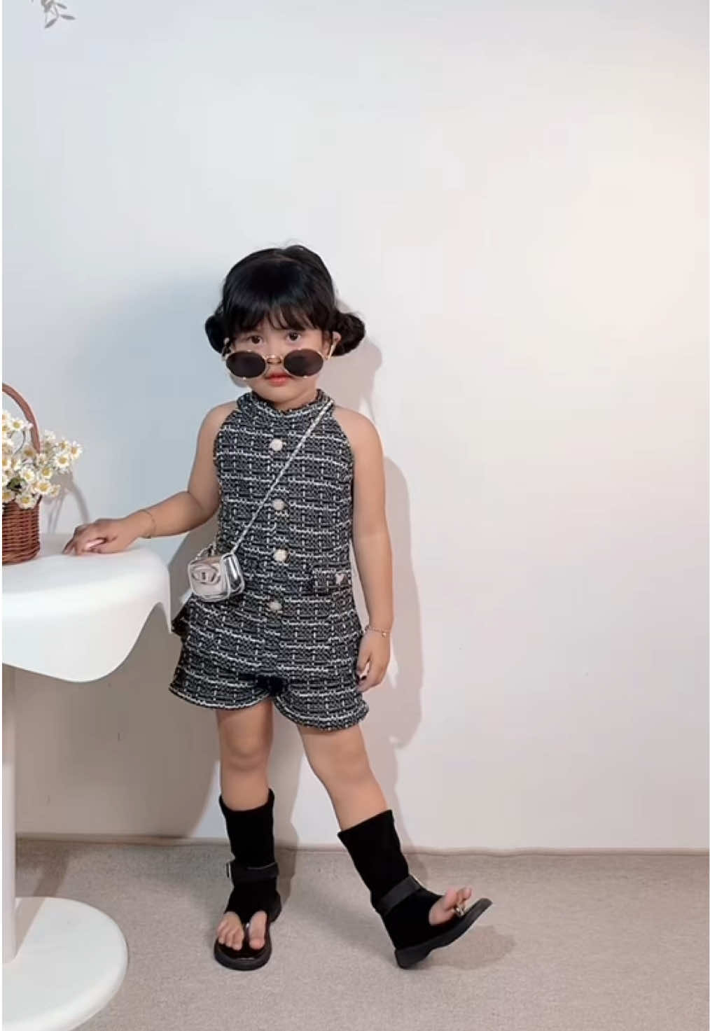 Jangan sampe lolos bajunya🤏 #ootdanakperempuan 