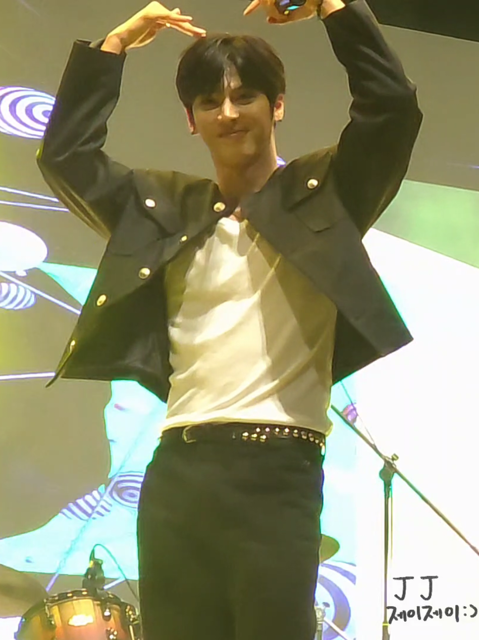 250920 평택전국밴드경연대회 인어미닛 익룡이들에게 원!투!쓰리-! ㅎㅏ투 발사🧡  #재준 #준태 #현엽 #인어미닛 #InAMinute 