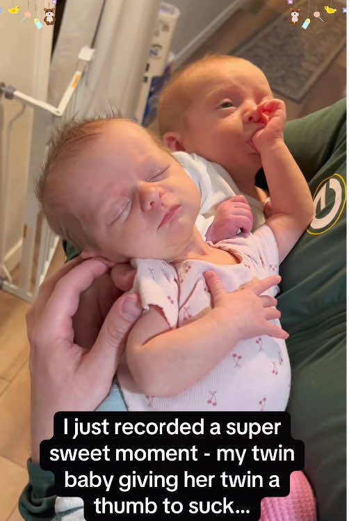 Interesting moments of twin babies#interesting #baby #funny #fyp #sweet 