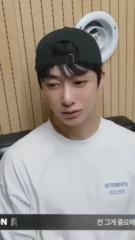 ความคิดถึงของเช้าวันนี้🐢❤😘#ฮยองวอน #ฮยองวอนที่รัก #hyungwon #monstax #monbebe 