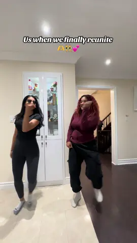 Us when we ✨reunite✨  #chunnarichunnari #fyp #bollywoodsong  @tiktoksbyduaa 