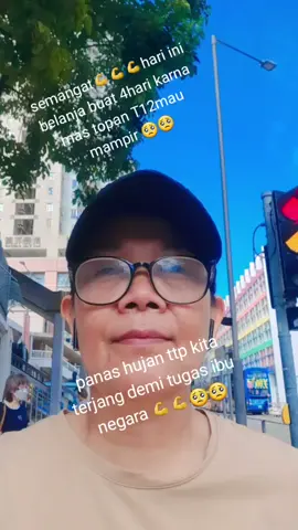 semangat gaessss... pasar hari ini berdesak