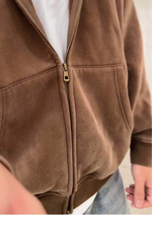 Heavyweight vintage washed zip up hoodie #hoodies #menfashion #streetwear #outfitinspo #baggyfit 