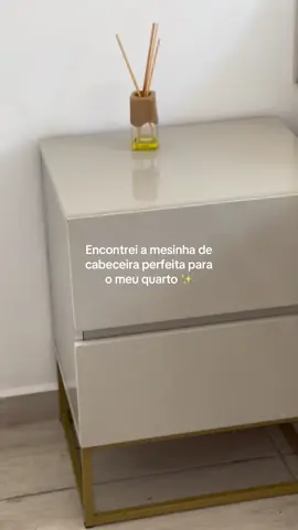 Encontrei a mesinha de cabeceira perfeita 💕 #mesinhadecabeceira #tiktokviral #tiktokshop #quarto 