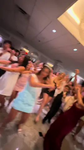 Want your Sweet 16 to be like Alyssa’s ? Give us a call info in profile. 