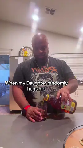 A hug and a high pitched “Hi Dad” means she asking for something 😂😂😂 #fyp #foryoupage #dadlife #family #comedy 