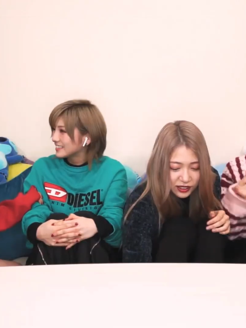 おんちゃん一押しのイヤホンガンガン伝言ゲームをやってみたら爆笑連発！【ゆうなぁもぎおん】01  #AKB48 #StayHome #ゆうなぁもぎおん