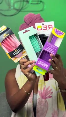 Part 3 ✨ What’s your fave detangling brush? I think mine may be @Denman Brush D38 🤭 #detanglingbrush 