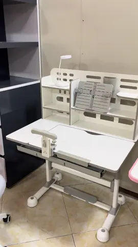 Bàn học thông minh mã F12 tuỳ ý nâng hạ cao thấp để phù hợp với chiều cao và độ tuổi của các con ạ #xuhuong #banhoc #banhocsinh #banhocthongminh #noithatkhoangan 