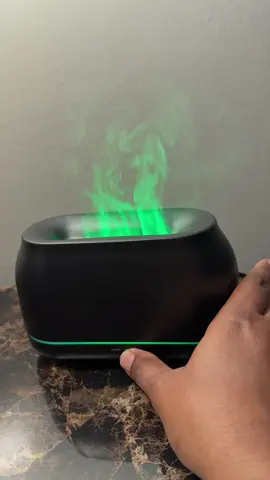 Quieres que tu casa huela delicioso, y que el culpable sea este difusor tan maravilloso q va a combinar con cualquier decoración, ademas tiene imitación de fuego al que puedes poner en el color q te guste #difusordearomas #difusor #olor #videoviraltiktok 