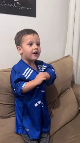 •	“Com 2 anos já entende tudo de futebol! 💙⚽️ Cruzeiro no coração e opinião formada sobre Gabigol, Matheus Pereira e Kaio Jorge 😂💎 #Cruzeiro #MiniTorcedor“Quando o amor pelo Cruzeiro começa cedo… e a resenha também! 🔵👶 #MiniCruzeirense”@Kaio Jorge @Cruzeiro #cruzeiro #ceuzeirocabuloso 
