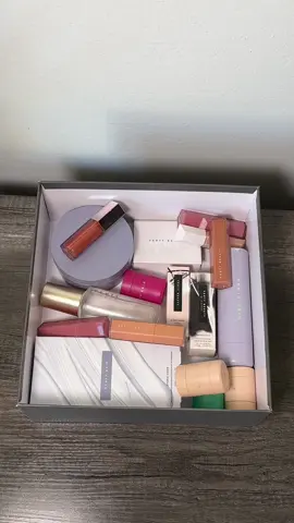 We got the shoppies! 🤭🛍️ ICYMI, all access to the Fenty Fam Sale is officially on + poppin' and you can snag ALL of your #fentybeauty, @Fenty Skin & @Fenty Hair faves for 25% OFF SITEWIDE plus up to 50% OFF Deeper Dealz 💅🏽💅🏿💅🏻 Run to fentybeauty.com to stock up & save while you can 💋