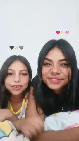 dos personas diferentes pero iguales jsjsjsjs