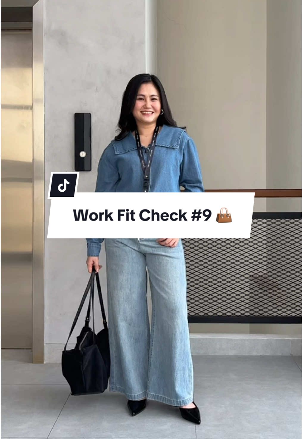 Hari ini temanya denim on denim, simple tapi langsung on point di kantor!😎 #thisisapril #outfitngantor #workoutfit #denimondenim #denimwanita 