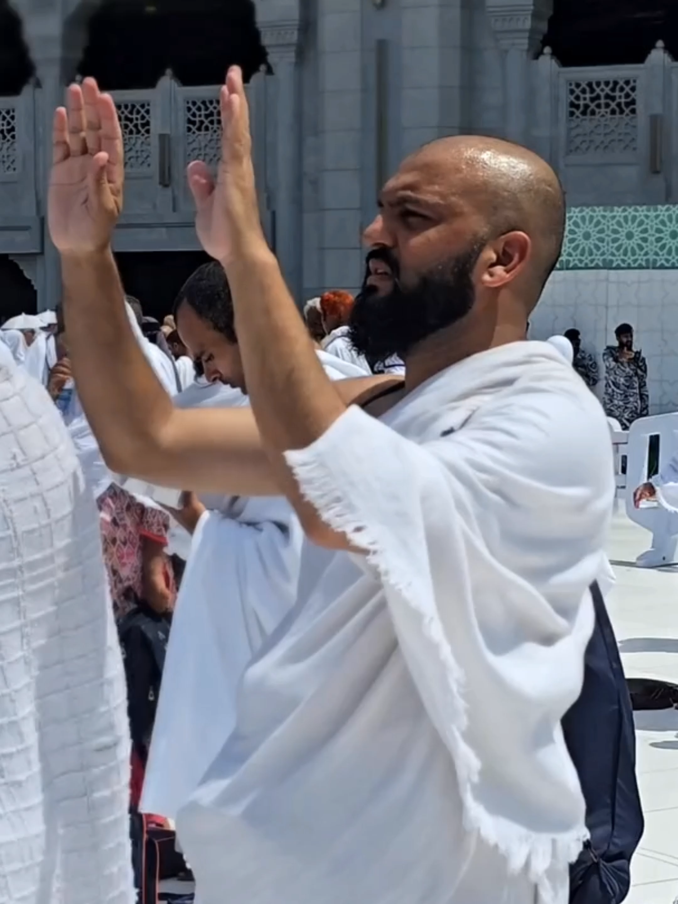 Ada 5 janji Allah untuk mereka yang berumrah, janji penuh kasih sayang dan keberkahan. Kalau kamu diberi kesempatan umrah, janji Allah mana yang paling kamu rindukan? 🤲 #pelitatravel #umrah #makkah #madina #madinah #umrah2025 #islamic #islam #islamic_video #muslim #makkahmadinah🕋 #fyp