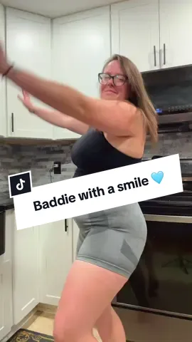 This one’s for the baddies 👸 #baddievibes #glorilla #foryou #trendingsound #baddietok 