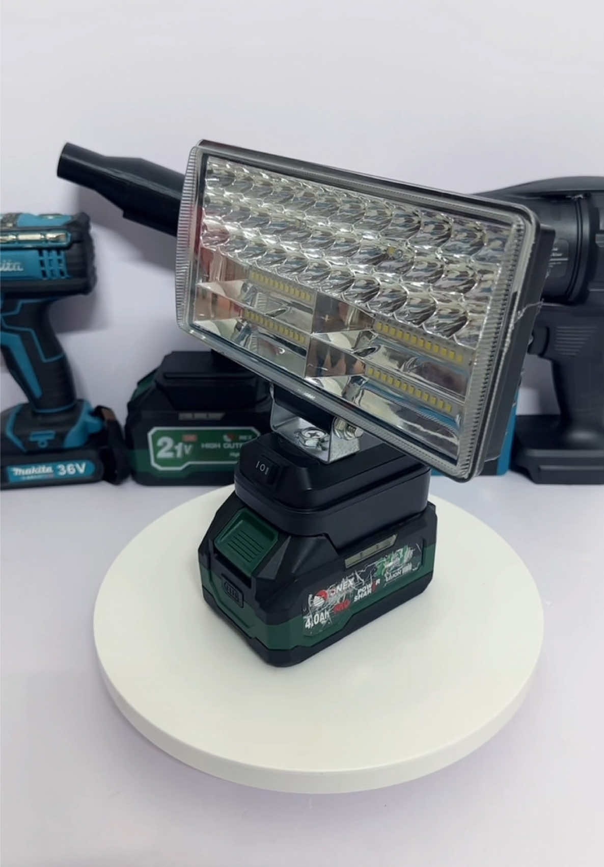 Đèn dùng chân pin phổ thông #đèn #densieusang #lenammakita #xuhuong #muataitiktok 