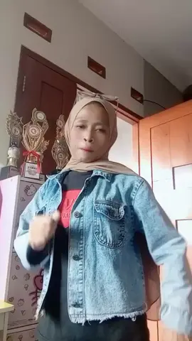 #terbuai aku dalam mulut manis mu .yang penuh dengan janji palsu .seakan semua nya indah .terpuruk di dalam lemah cinta yang membuat mata ku buta #