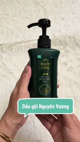 Dầu gội Nguyên Vương chiết xuất từ các thành phần tự nhiên, trị gàu hiệu quả lắm ạ🥰🥰🥰 #daugoi #daugoithaoduoc #daugoitrigau #daugoithiennhien #nguyenvuong  @Thu Hà review ☺️  @Thu Hà review ☺️  @Thu Hà review ☺️ 