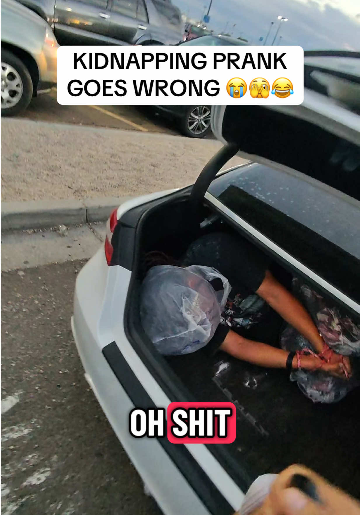 Kidnapping prank goes sideways when I got the cops called on me 😂😂😂🚨🚨🚨 #arizona #prank #contentcreator #walmart #fyp 
