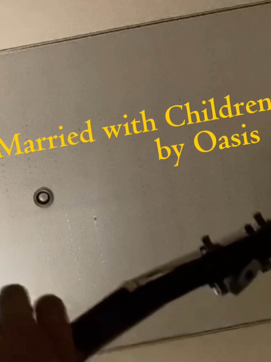 delsoon kalo udh malu😁 #marriedwithchildren #guitar #songcover #oasis 