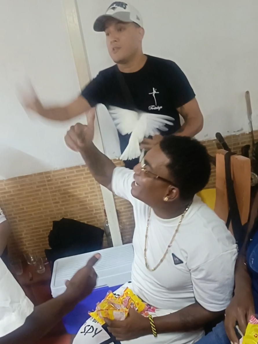 habia algo más en esa piñata, nadie se dió cuenta.  @Aña Baba Alabí Okè  #tendencia #magoibrain #culturayreligion  #venezuelaycuba #viral 