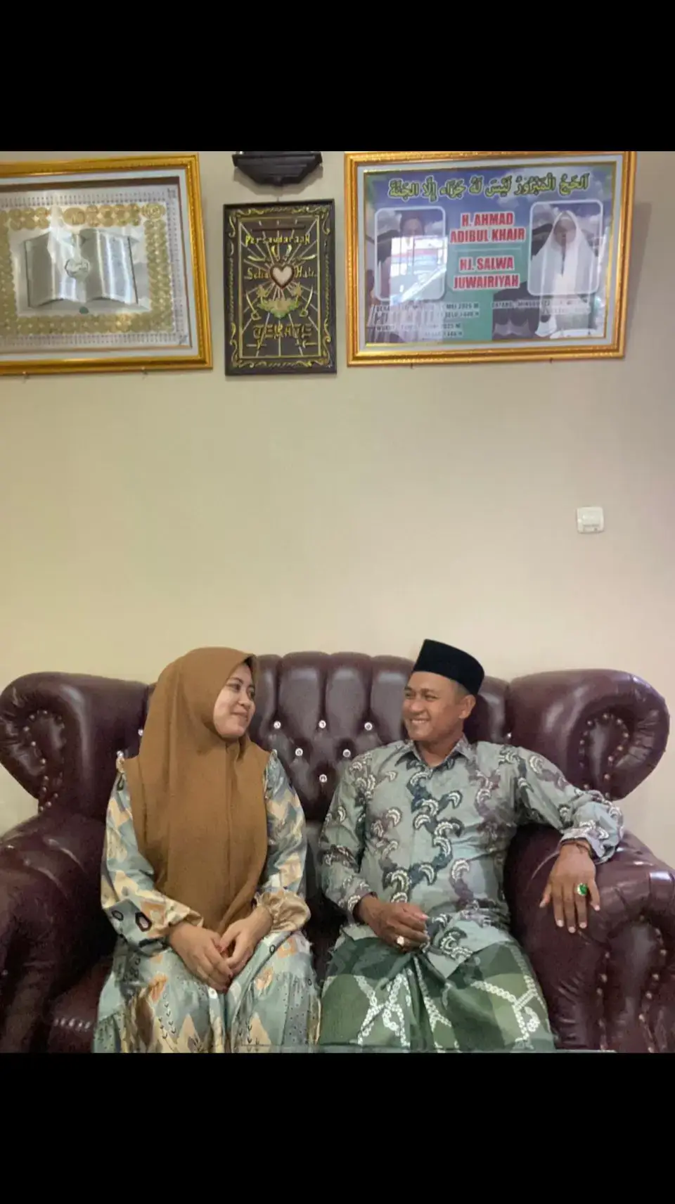 Sebaik-baik perhiasan dunia adalah wanita solehah..