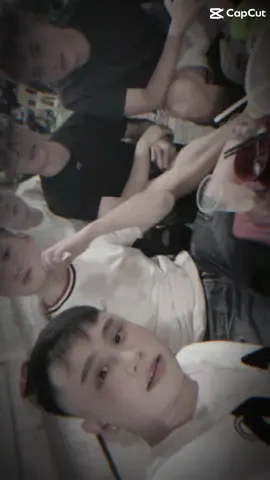 Đôi ba lần ta mơ về cuộc sống đầy màu sắc. Rồi đồng hồ tích tắc lại đưa ta về với cuộc sống bon chen!