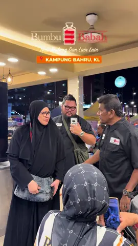 Makan mana hari ni? Kalau2 teringin Nasi Padang, Ajak jemput datanglah ke mana2 cawangan Bumbu Babah..Jangan risau makanan Insyallah akan ada sampai malam.. Boleh bawak family utk dinner pulak eh..Terima kasih pada semua yang hadir dekat cawangan Kg Baru haritu..Walaupun malam, ramai benar yang singgah..Alhamdulillah 🤲 . @bumbubabah_hq  . #nasipadang #bumbubabah