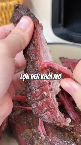 Lợn đen khói mơ HOT quá! Mn đã thử chưa😋? #londenkhoimo #londengacbep #reviewanngon #fuongthieungu 