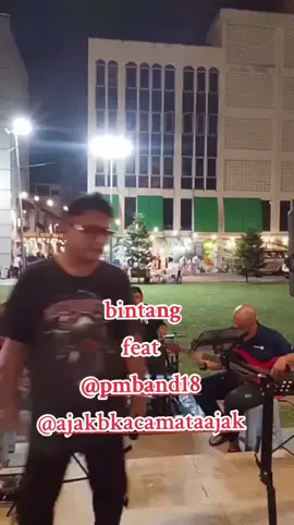 owner bintang kat belakang petik bass🤣@positif_klang #fypシ゚ #fypage #viralvideo #laguviral #lagunostalgia @bsuzana @i_hn1f 