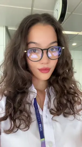 want me to show you around my new uni? 🎓✨ @มหิดลอินเตอร์ MUIC  #mahidoluniversity #bangkok #thailand #studyabroad #internationalstudent 